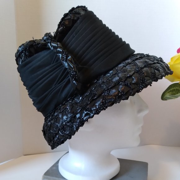 Vintage Lady Beatrice Woven Straw Cloche Hat, Early 19th Century - Picture 1 of 6